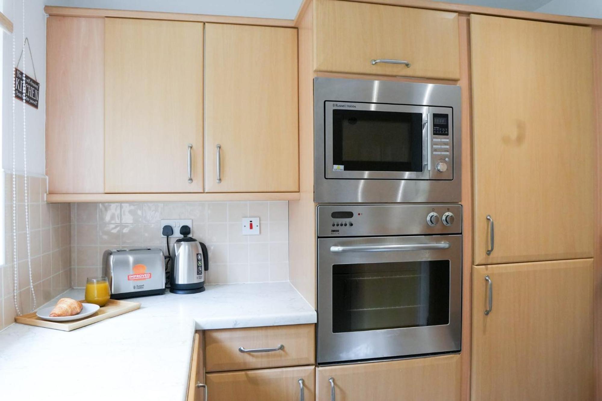 Whole 2-Bed Apartment - Contractors, Professionals, Ulez Free, Free Parking, B'Ham City 10Mins Birmingham Dış mekan fotoğraf