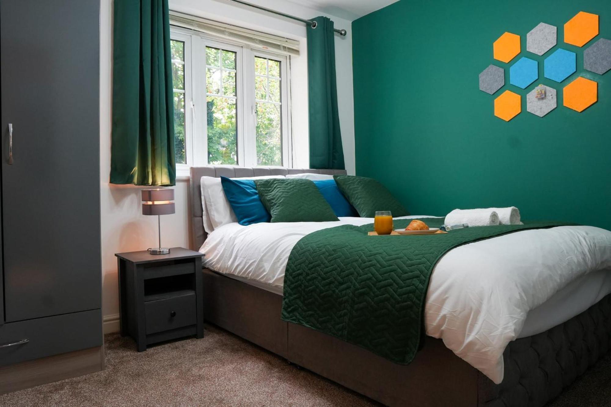 Whole 2-Bed Apartment - Contractors, Professionals, Ulez Free, Free Parking, B'Ham City 10Mins Birmingham Dış mekan fotoğraf